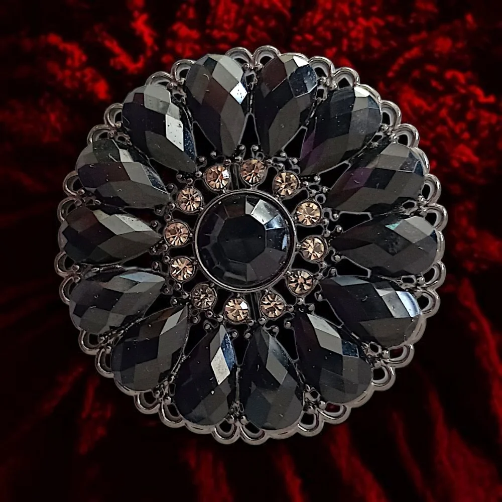Premier Designs Sunflower Brooch Pendant Pin‎ Black Rhinestone Flower Sparkler